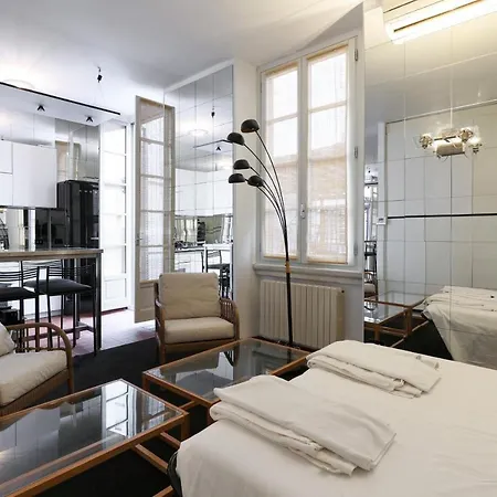 Elegant Corso Venezia Terrace Apt *